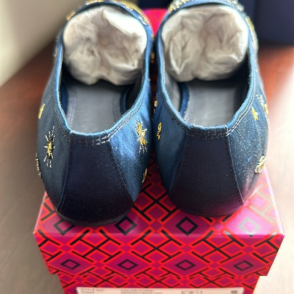 Tory burch satin loafers - Picture 3 of 5